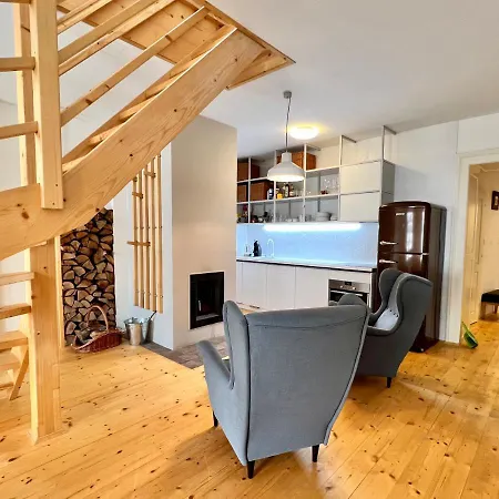 Trotuar * Banská Štiavnica