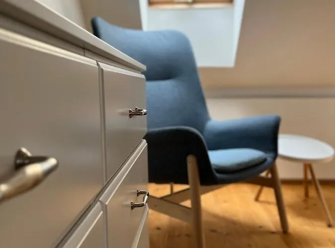 Trotuar Apartman *